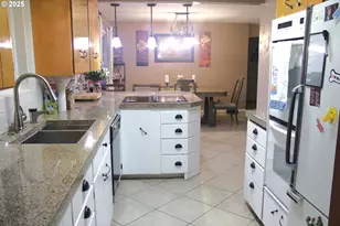 911 Harlan St, Roseburg, OR 97471 - Photo 9