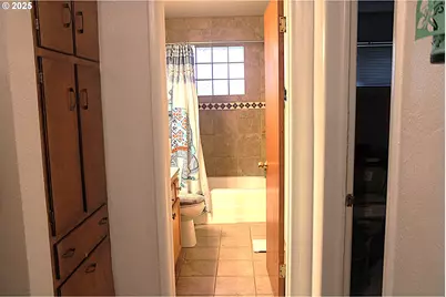 911 Harlan St, Roseburg, OR 97471 - Photo 11