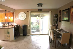 911 Harlan St, Roseburg, OR 97471 - Photo 7