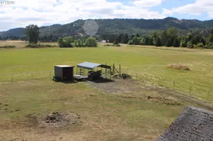 911 Harlan St, Roseburg, OR 97471 - Photo 23