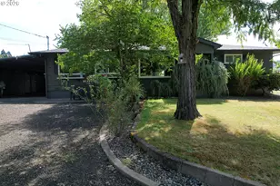 911 Harlan St, Roseburg, OR 97471 - Photo 35