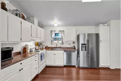 452 Carol St, Lowell, OR 97452 - Photo 11