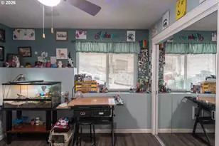 918 NE Malheur Ave, Roseburg, OR 97470 - Photo 25