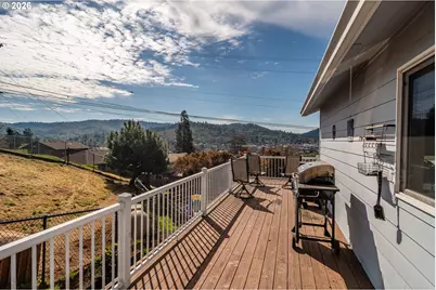 918 NE Malheur Ave, Roseburg, OR 97470 - Photo 27