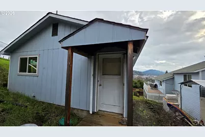 918 NE Malheur Ave, Roseburg, OR 97470 - Photo 27