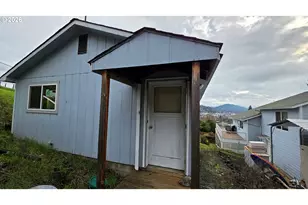 918 NE Malheur Ave, Roseburg, OR 97470 - Photo 27