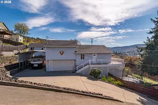 918 NE Malheur Ave, Roseburg, OR 97470 - Photo 1