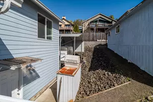 918 NE Malheur Ave, Roseburg, OR 97470 - Photo 31