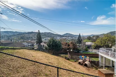 918 NE Malheur Ave, Roseburg, OR 97470 - Photo 37
