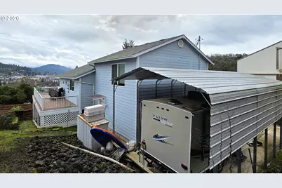 918 NE Malheur Ave, Roseburg, OR 97470 - Photo 29