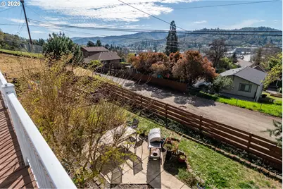 918 NE Malheur Ave, Roseburg, OR 97470 - Photo 29
