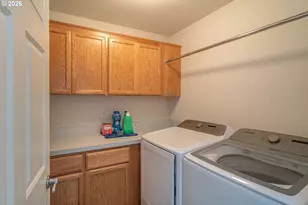 918 NE Malheur Ave, Roseburg, OR 97470 - Photo 9