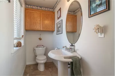918 NE Malheur Ave, Roseburg, OR 97470 - Photo 17