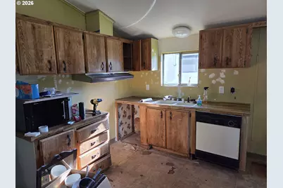 208 Burma Rd, Castle Rock, WA 98611 - Photo 9