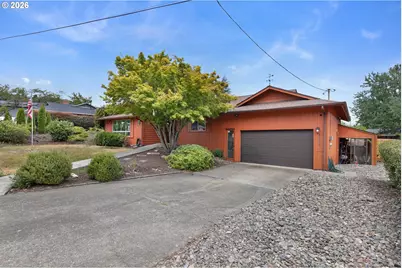 2219 NW Troost St, Roseburg, OR 97471 - Photo 31