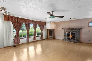 2219 NW Troost St, Roseburg, OR 97471 - Photo 5