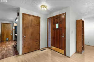 2219 NW Troost St, Roseburg, OR 97471 - Photo 3