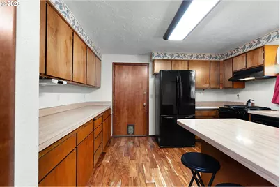 2219 NW Troost St, Roseburg, OR 97471 - Photo 11