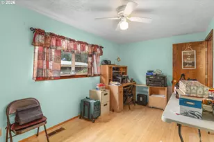2219 NW Troost St, Roseburg, OR 97471 - Photo 21