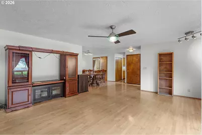 2219 NW Troost St, Roseburg, OR 97471 - Photo 7