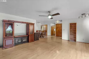 2219 NW Troost St, Roseburg, OR 97471 - Photo 7