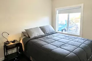 11818 NE Holladay St, Portland, OR 97220 - Photo 15