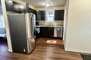 11818 NE Holladay St, Portland, OR 97220 - Photo 11