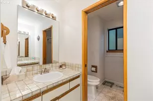 4451 Golden Ln, Lake Oswego, OR 97035 - Photo 29