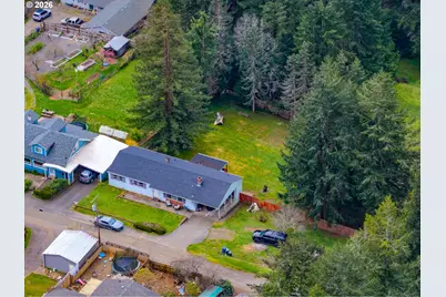 1595 N Henry St, Coquille, OR 97423 - Photo 5