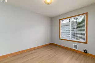 114 S John Adams St, Oregon City, OR 97045 - Photo 13