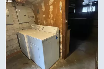 114 S John Adams St, Oregon City, OR 97045 - Photo 15