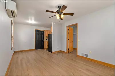 114 S John Adams St, Oregon City, OR 97045 - Photo 7