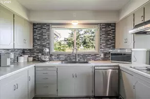 8668 Stayton Rd SE, Turner, OR 97392 - Photo 9