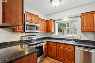 6610 SW Terri Ct, Portland, OR 97225 - Photo 9