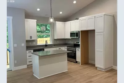 2240 NE 207th Pl, Fairview, OR 97024 - Photo 5