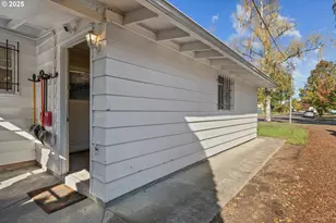 4196 Ward Dr NE, Salem, OR 97305 - Photo 31