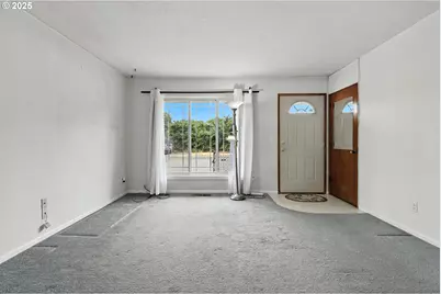 12130 SE Reedway St, Portland, OR 97266 - Photo 5