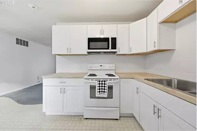 12130 SE Reedway St, Portland, OR 97266 - Photo 3