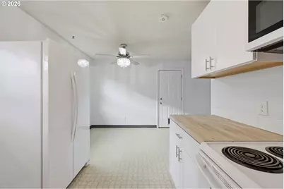 12130 SE Reedway St, Portland, OR 97266 - Photo 7