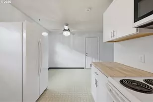 12130 SE Reedway St, Portland, OR 97266 - Photo 7