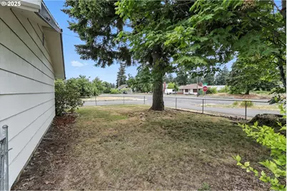 12130 SE Reedway St, Portland, OR 97266 - Photo 15