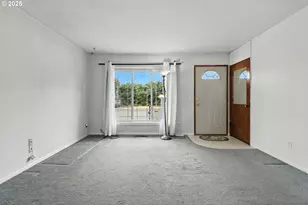 12130 SE Reedway St, Portland, OR 97266 - Photo 9