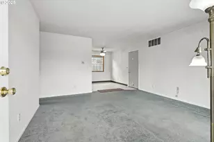 12130 SE Reedway St, Portland, OR 97266 - Photo 7