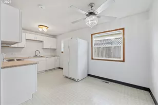 12130 SE Reedway St, Portland, OR 97266 - Photo 3