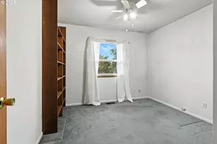 12130 SE Reedway St, Portland, OR 97266 - Photo 11