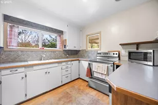 939 Buckhorn Rd, Roseburg, OR 97470 - Photo 9