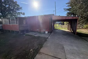 1901 Kalmia St, Sweet Home, OR 97386 - Photo 13