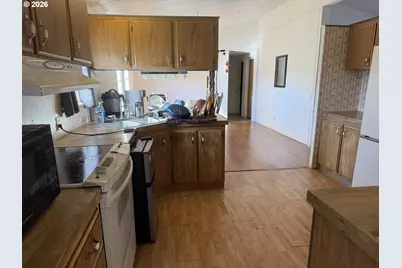 1901 Kalmia St, Sweet Home, OR 97386 - Photo 3
