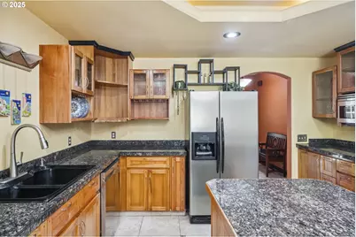 9631 SE Clatsop St, Portland, OR 97266 - Photo 3