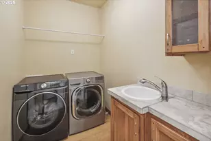 9631 SE Clatsop St, Portland, OR 97266 - Photo 15